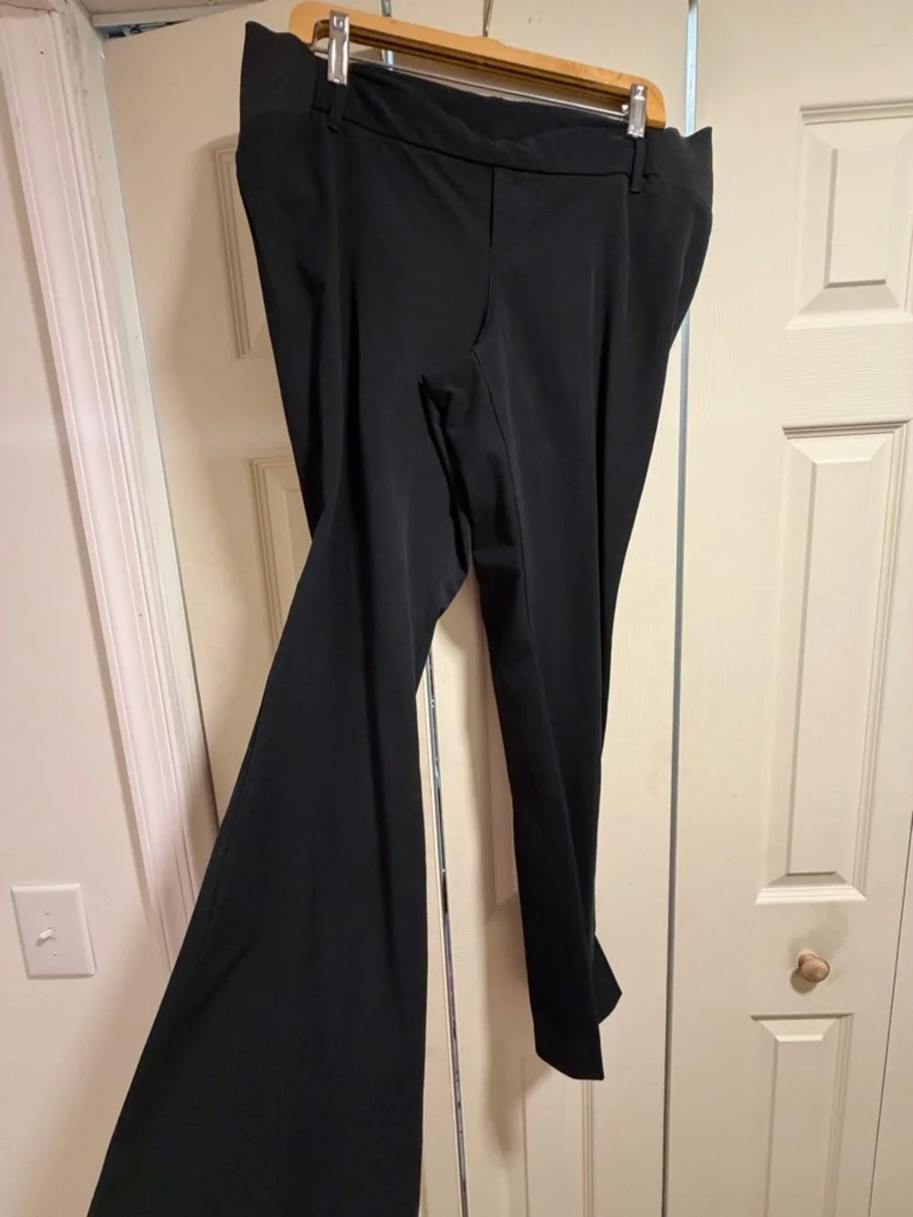 Maternity pixie flare pants - Picture 1 of 4